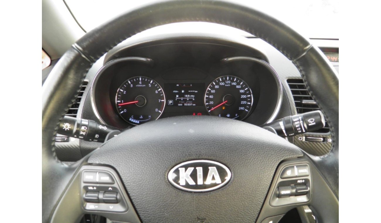 Kia Cerato 2015 top of the range ref #499