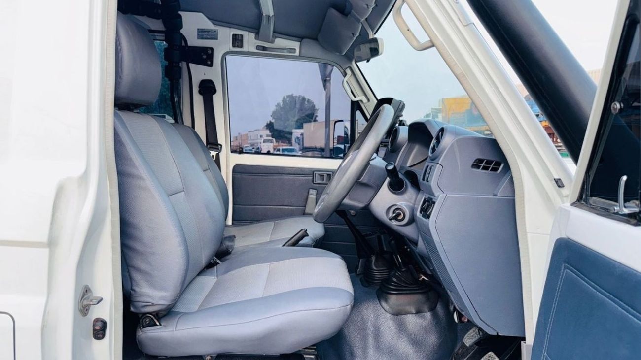 تويوتا لاند كروزر 70 -