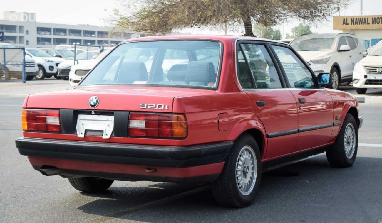 بي أم دبليو 320 i