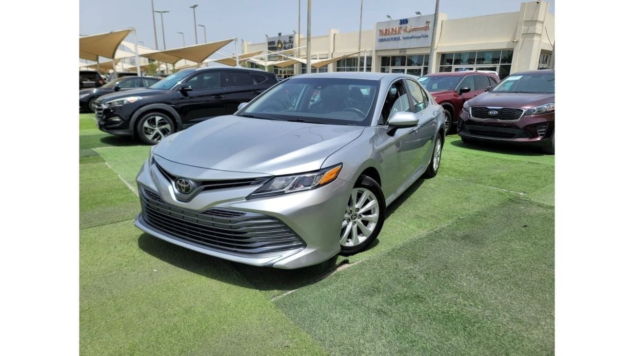 تويوتا كامري LE