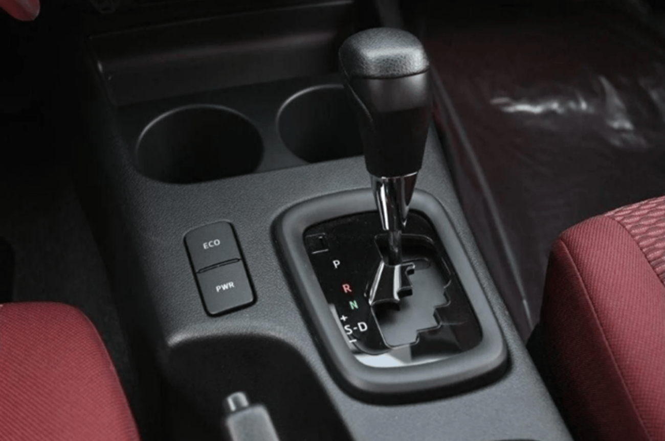 Toyota Hilux ECTMQM000 - 2025 Toyota Hilux Double Cab – DLXG - 2.7L Petrol Auto 4wd – White w Red Interior