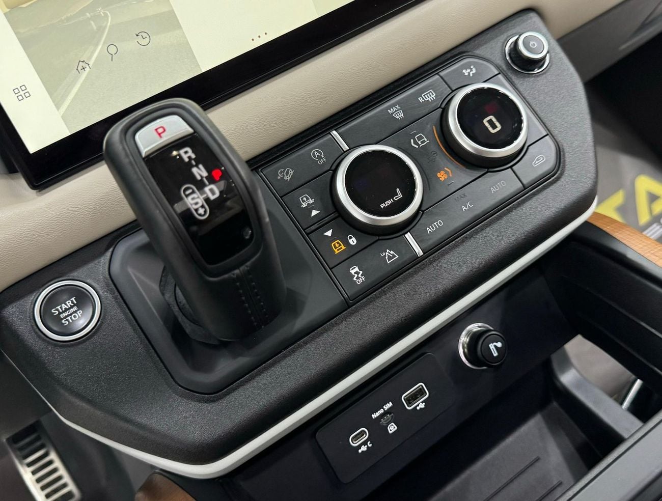 Land Rover Defender 110 HSE P400 2022 Land Rover Defender P400 HSE 7 Seater, 2026 Land Rover Warranty + Service Pack, GC