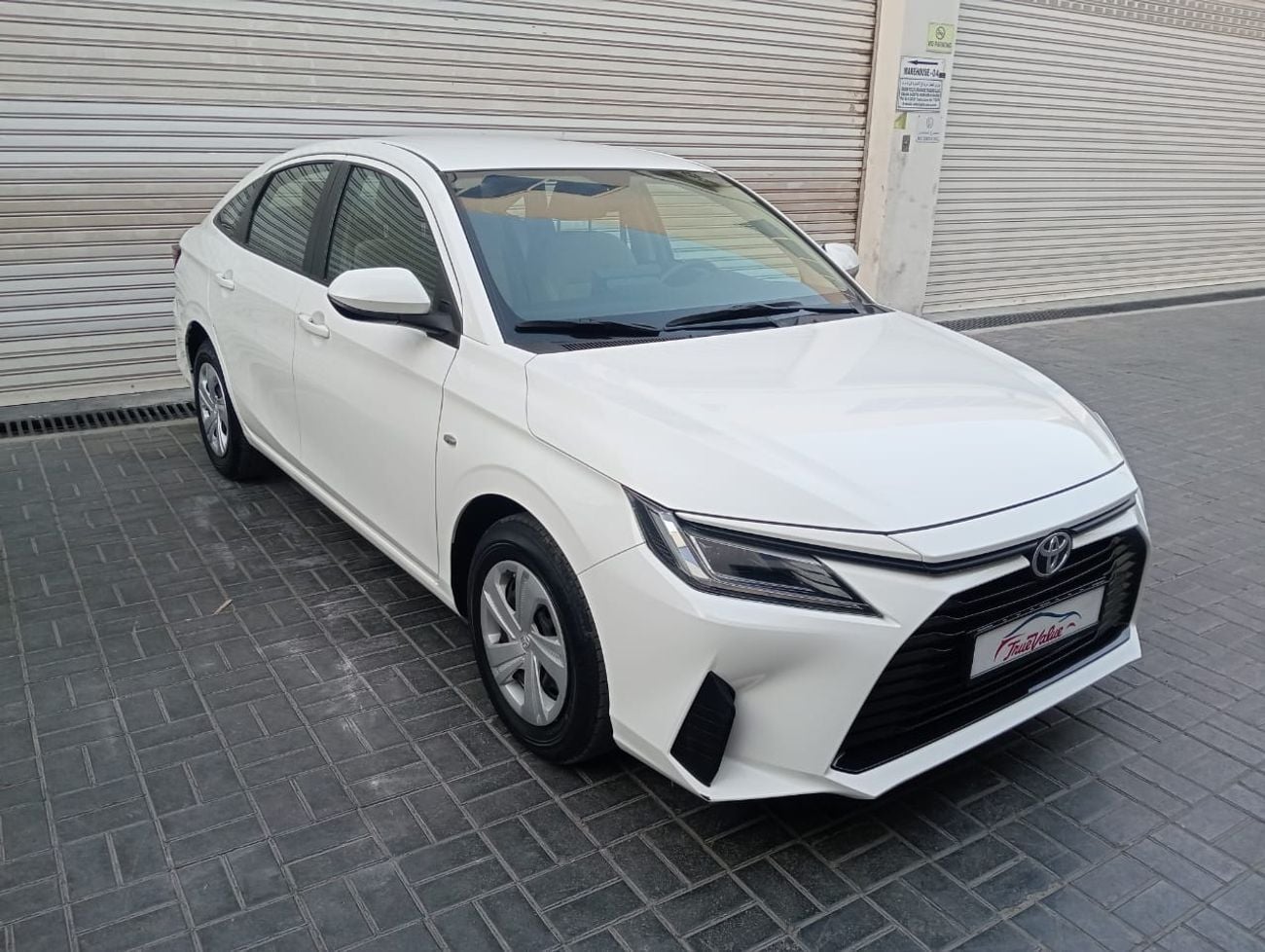 Toyota Yaris E