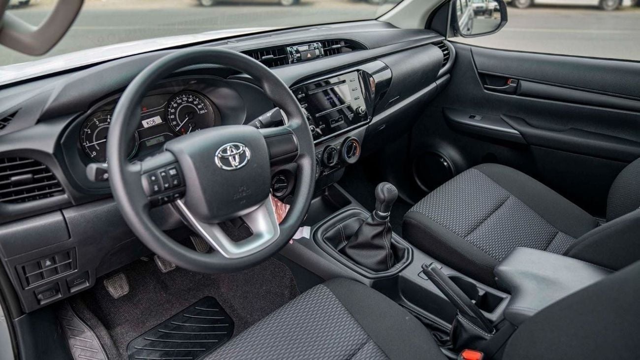 Toyota Hilux GL Hilux SR5 2.4 Diesel mid option MT2025