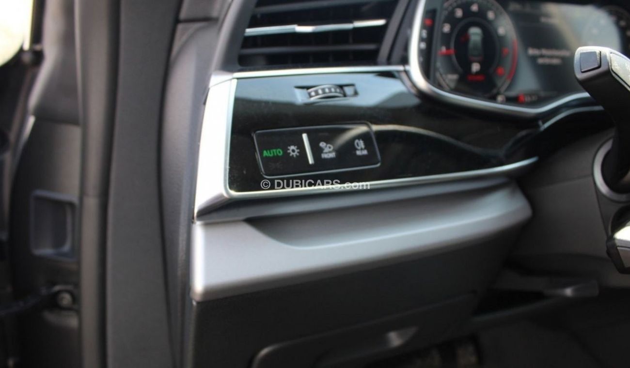 أودي Q8 AUDI Q8 4.0L 55 TFSI QUATTRO (Export and Local)