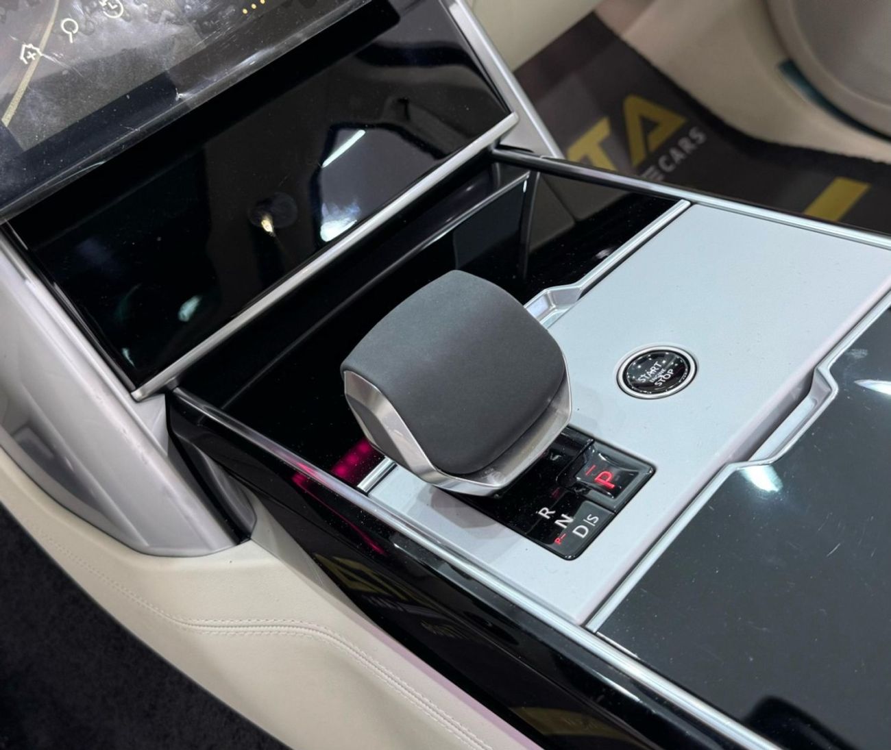 لاند روفر رينج روفر HSE P530 4.4L 2024 Range Rover Vogue HSE, Full Options, Agency Warranty  Service Pack, Full Service