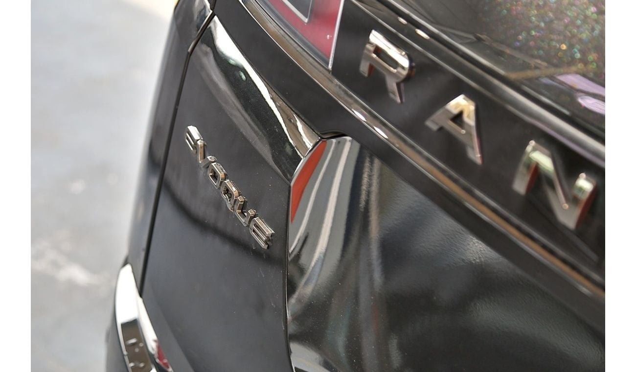 لاند روفر رانج روفر إيفوك P250 SE Dynamic 2025 EXPORT ONLY