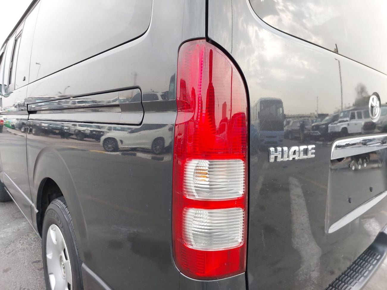 Toyota Hiace (RAMADAN OFFER) TOYOTA HIACE VAN RHD 2006 MODEL 2.0 L PETRO AUTOMATIC(PM49614)