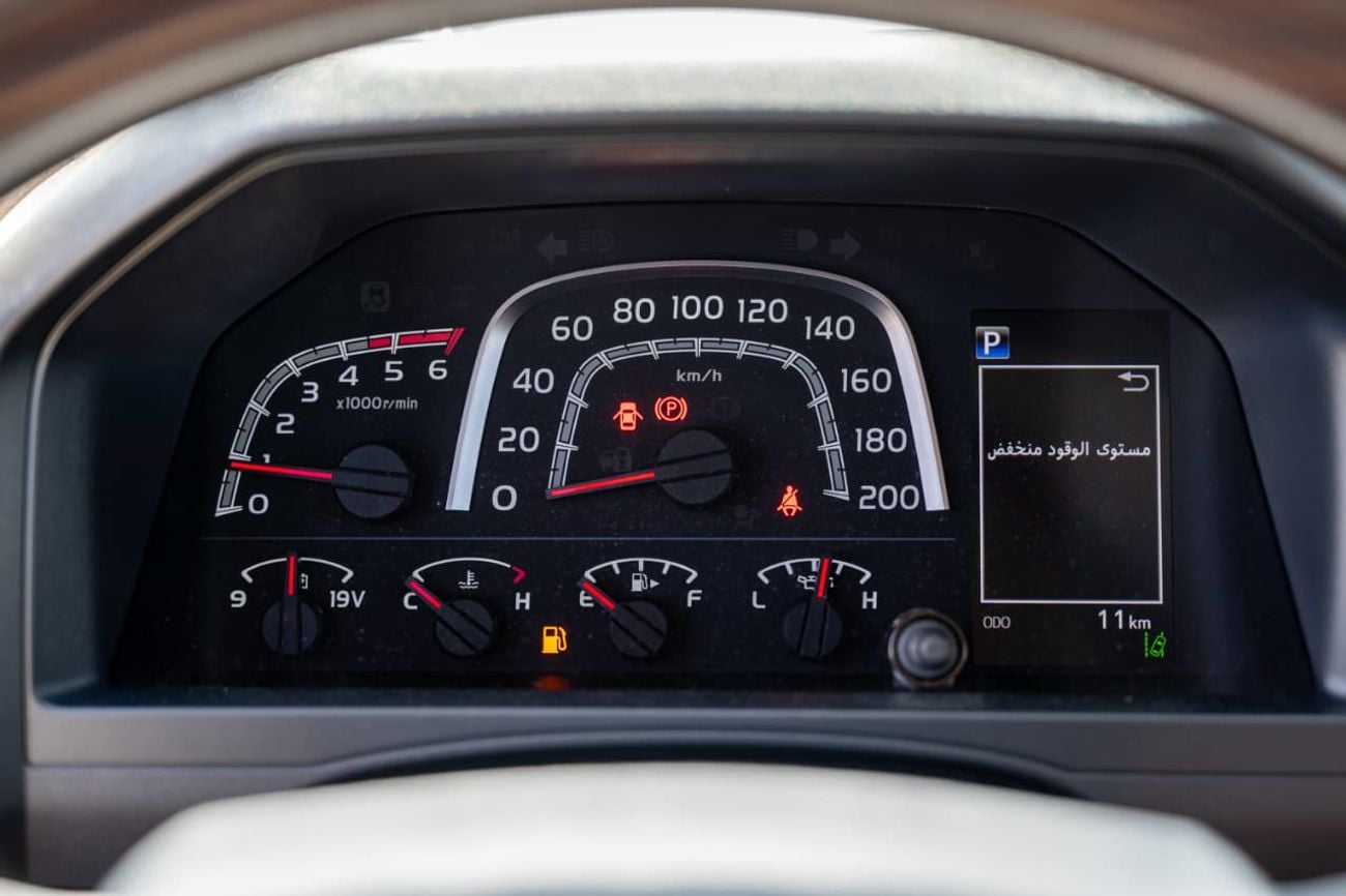 Toyota Land Cruiser 70 LC 76 2.8L | Diesel | 4 Cylinder | 6 Speed Automatic | 5 Door | 5 Seats