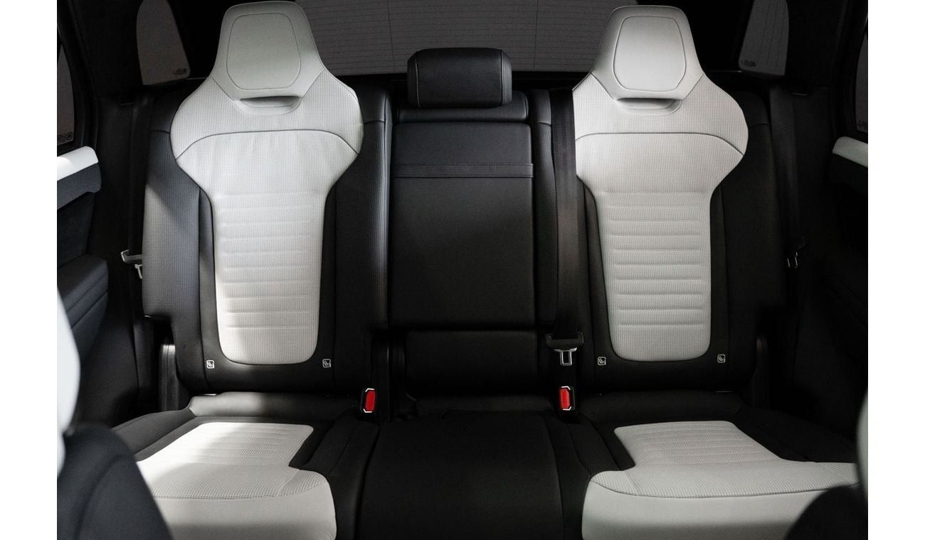 Land Rover Range Rover Sport SV Edition one