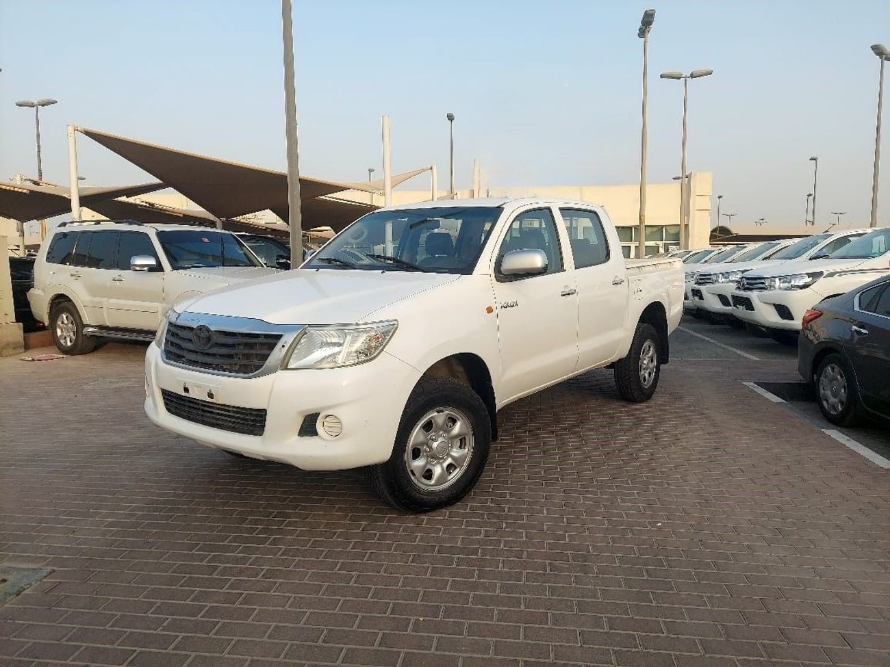 Toyota Hilux DC 2.4L 4WD DIESEL MANUAL TRANSMISSION