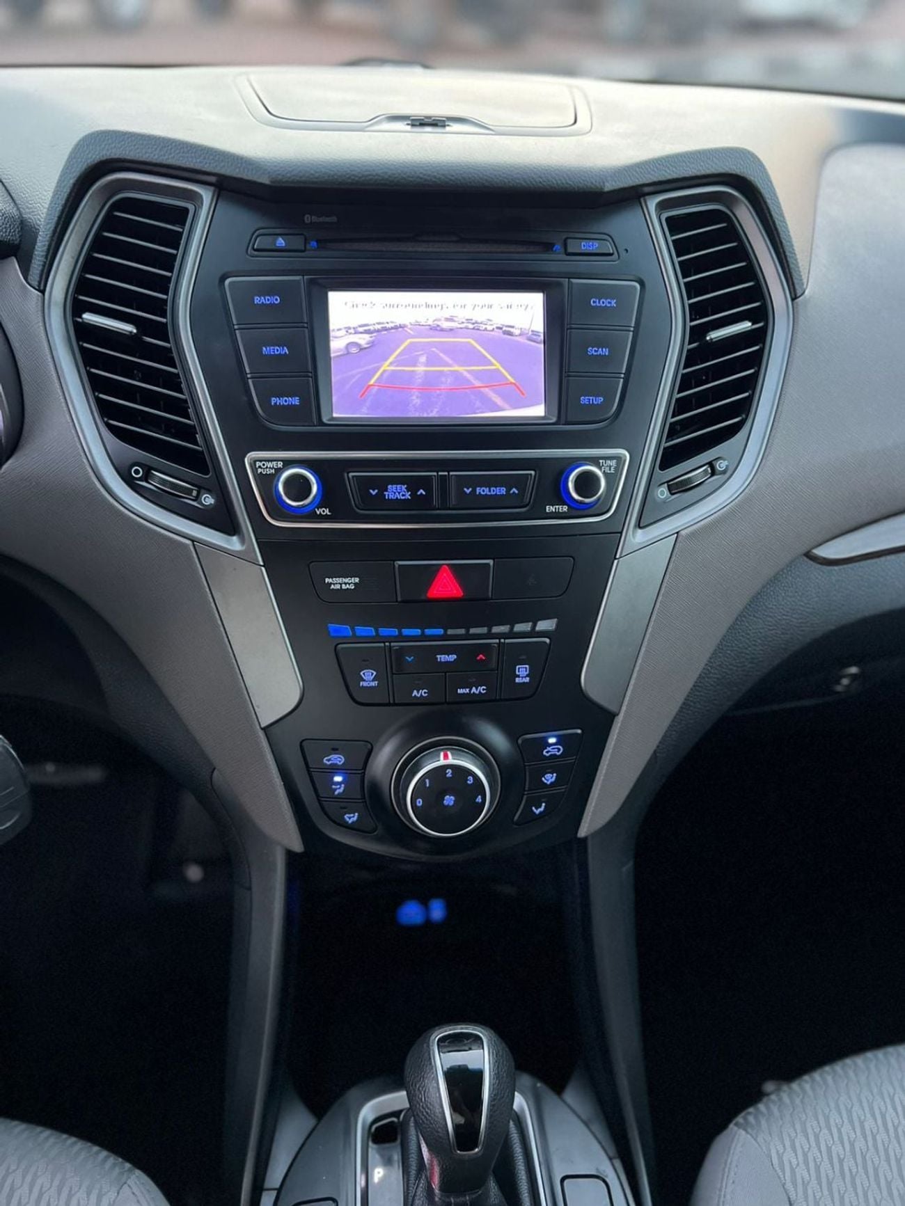 Hyundai Santa Fe SPORT (NON GCC) 2018 Hyundai Santa Fe 2.4L V4 - Apple Play & Android - Rear Camera - 2 keys
