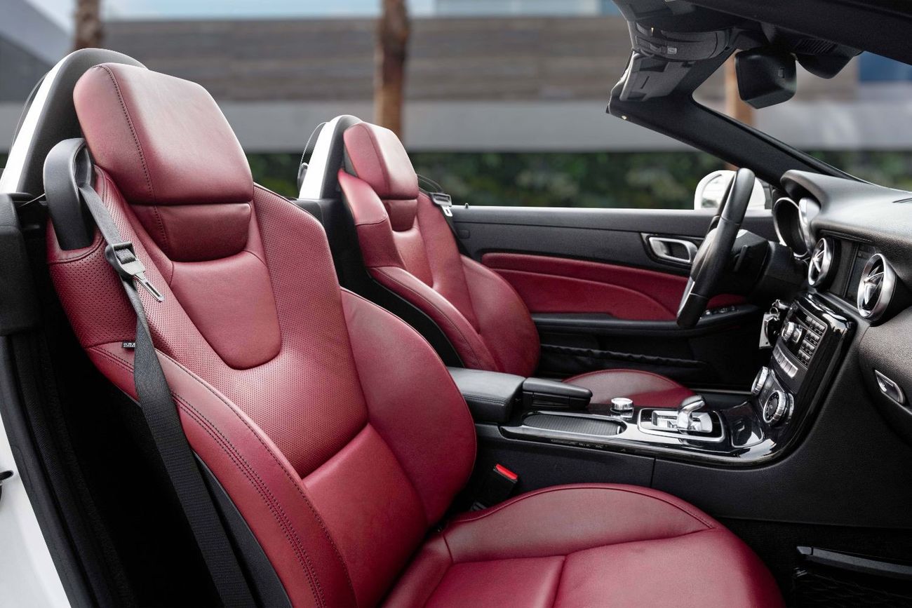 Mercedes-Benz SLK 200 200 | 2,019 P.M (4 Years)⁣ | 0% Downpayment | Pristine Condition!