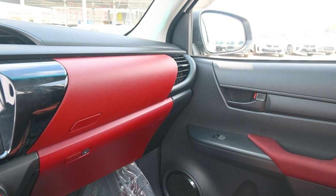 تويوتا هيلوكس Toyota Hilux 2025 2.7L Petrol 4 Cylinders Wheel size 17 inch Single Cab Manual  4WD
