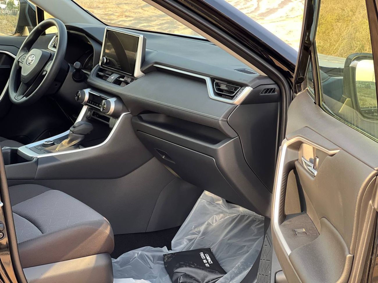 Toyota RAV4 2.5L HYBRID A/T // 2025 // MID OPTION WITH SUNROOF , NAVIGATION // SPECIAL OFFER // BY FORMULA AUTO