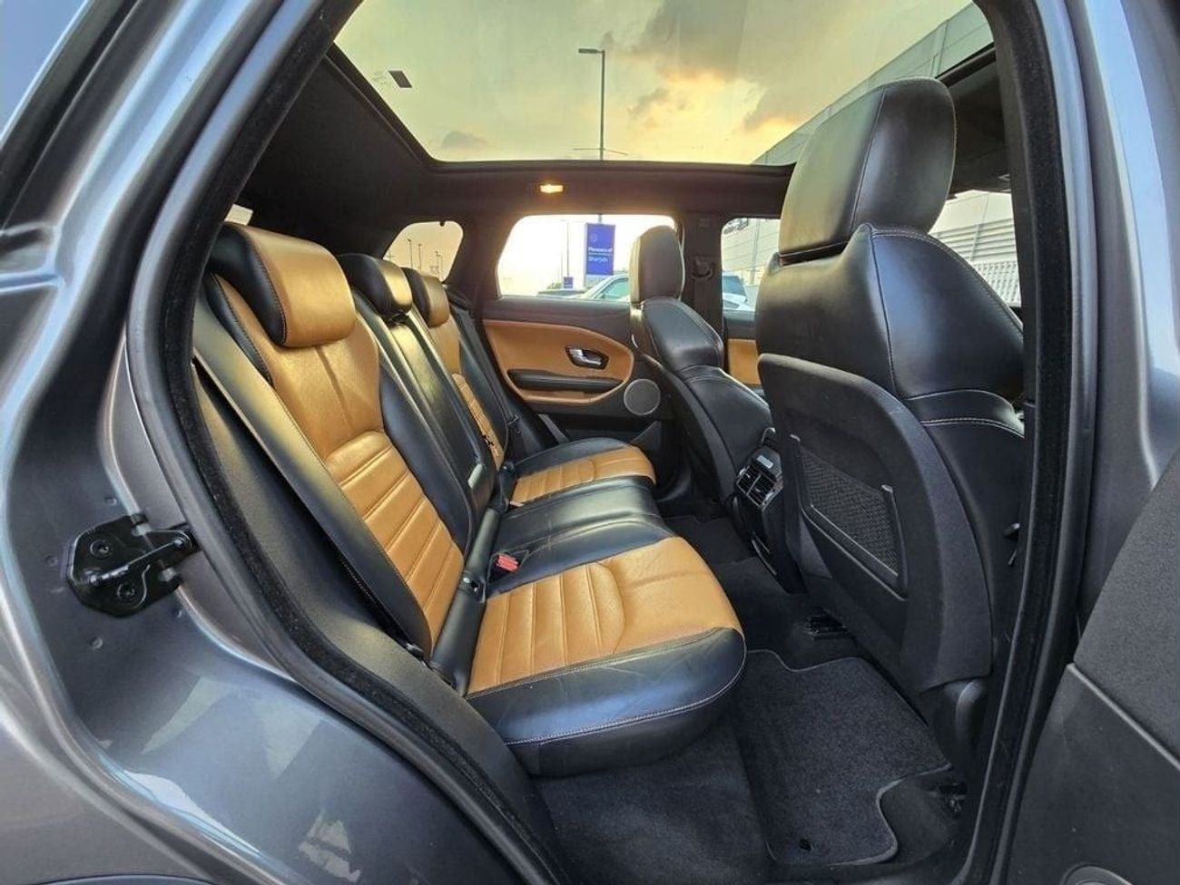 لاند روفر رانج روفر إيفوك P200 R-Dynamic 2.0L RANGE ROVER EVOQUE R-DYNAMIC 2018 GCC ORGINAL PAINT // ACCIDENT FREE // PERFECT