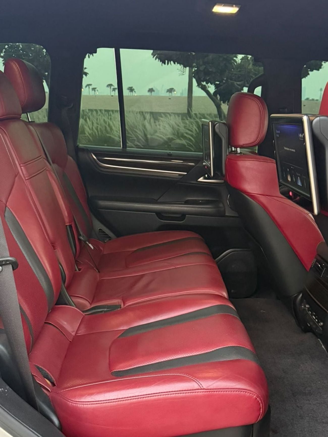 لكزس LX 570 بلاتينيوم سيجنتشر