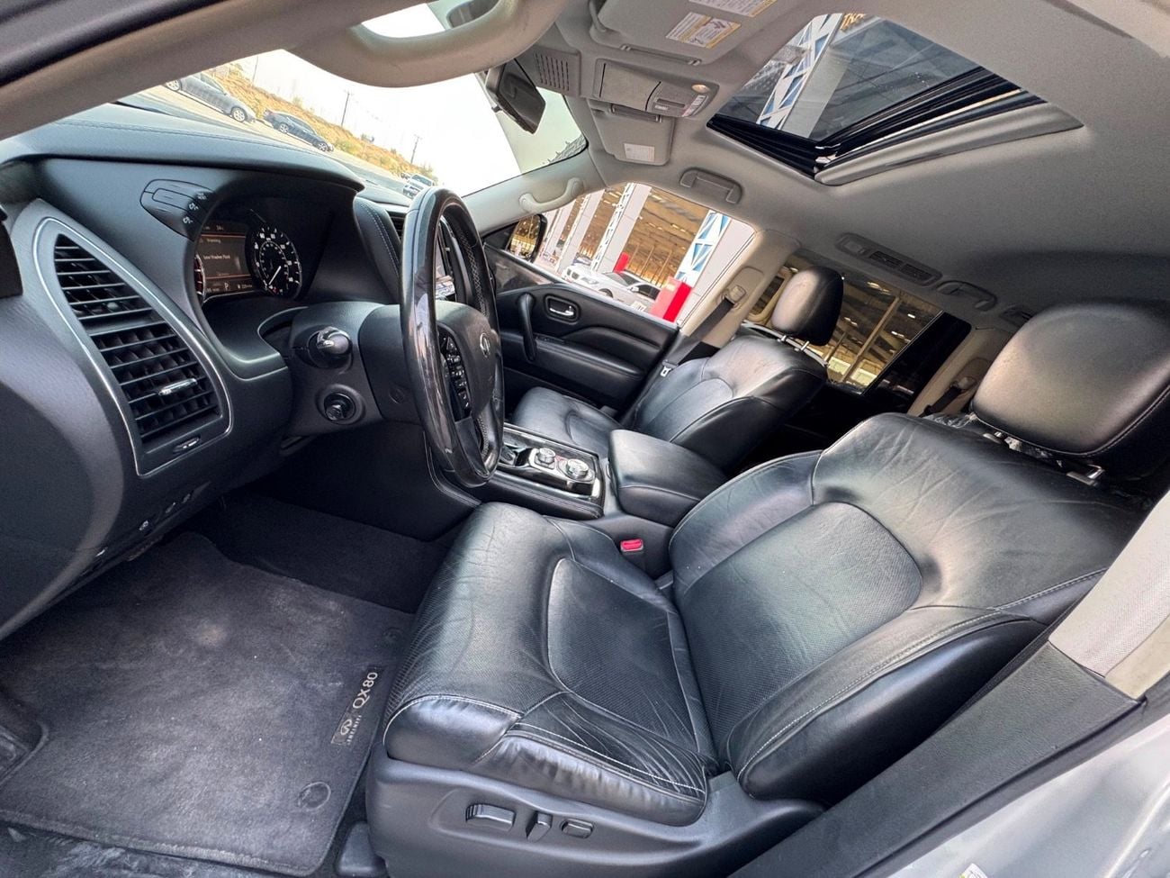 إنفينيتي QX80 LUXE SENSORY PROACTIVE 4X4 / FULL OPTION / RADAR / 360 CAMERA / IN PERFECT CONDITION