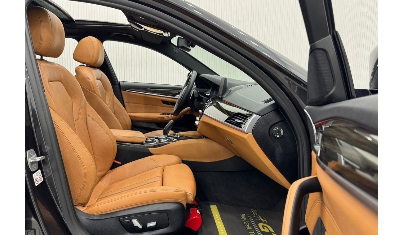 بي أم دبليو 520i 2019 BMW 520i M-Kit, Full BMW (AGMC) Service History, Warranty, Excellent Condition, GCC