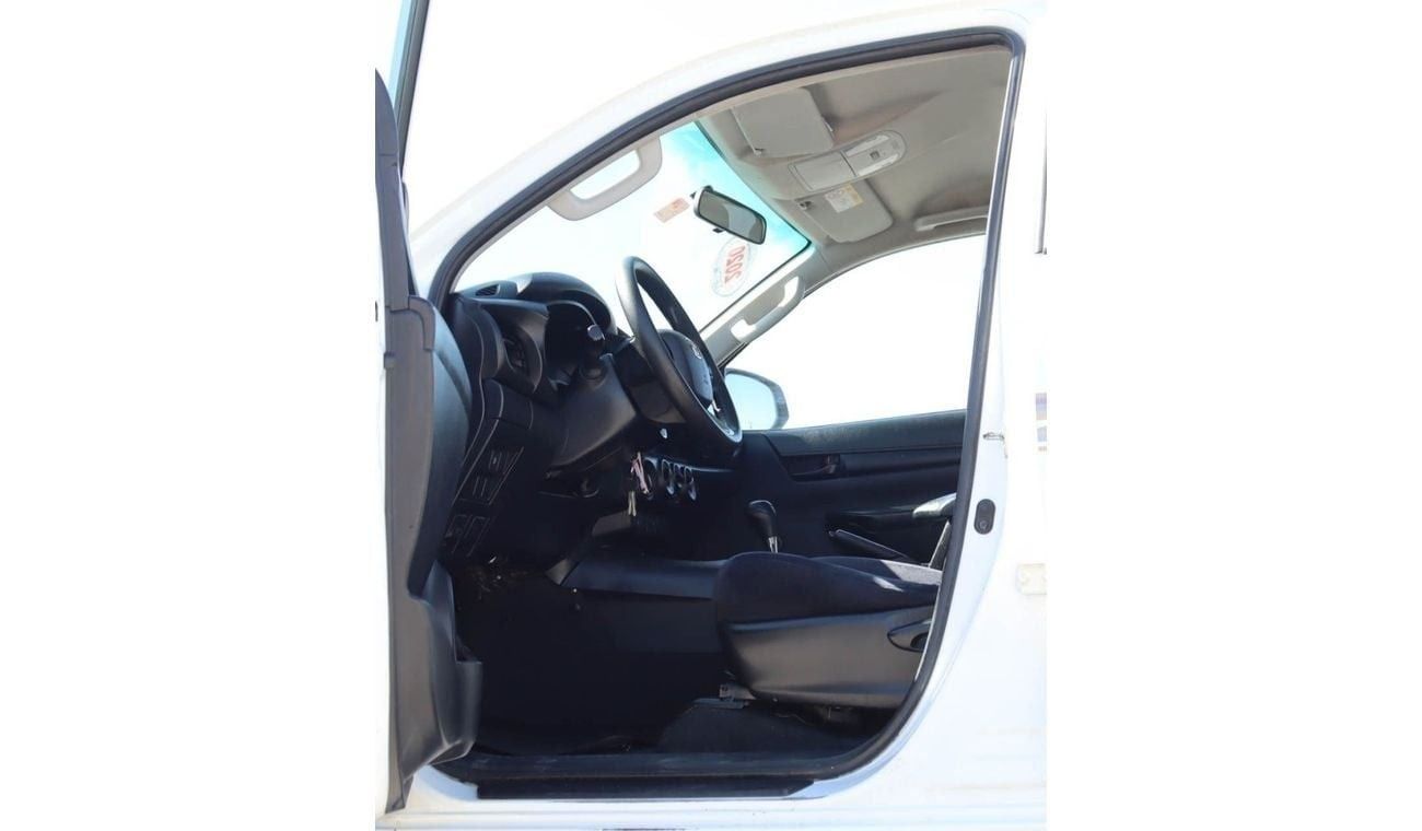 Toyota Hilux GL 2 2.7L AWD Toyota Hilux 2.7L Automatic 4X4 2020 GCC accident-free in excellent condition 1538 P.M