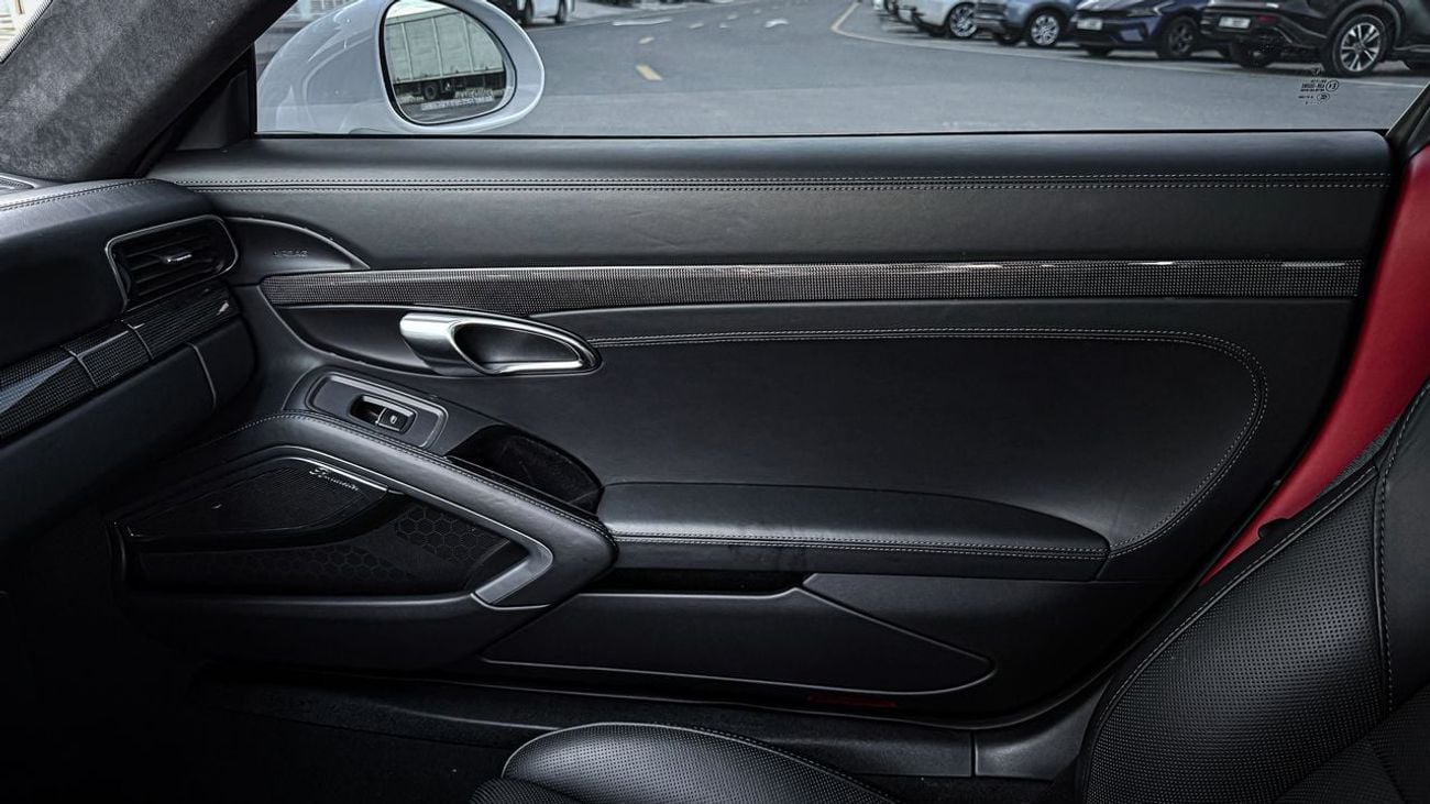 Porsche 911 Turbo S 3.8L (560 HP) Coupe