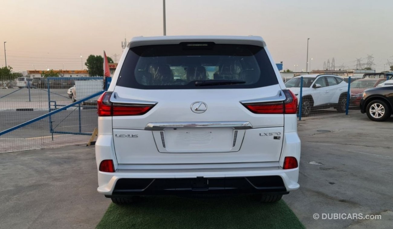 لكزس LX 570 2021 - 4X4 - 5.7L - PTR / AT FULL OPTION GCC