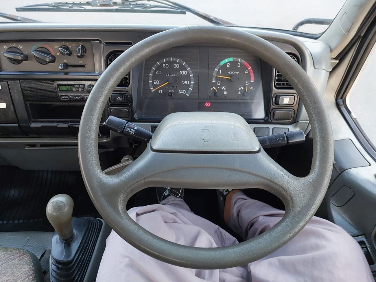 Mitsubishi Fuso Canter MITSUBISHI CANTER TRUCK RHD 1997 MODEL 4.2 L DIESEL MANUAL(PM31319)