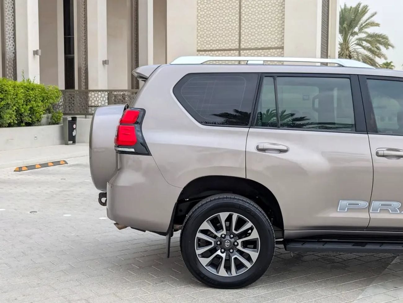 Toyota Prado TX-L GCC Specs V6 4.0L Excellent Condition