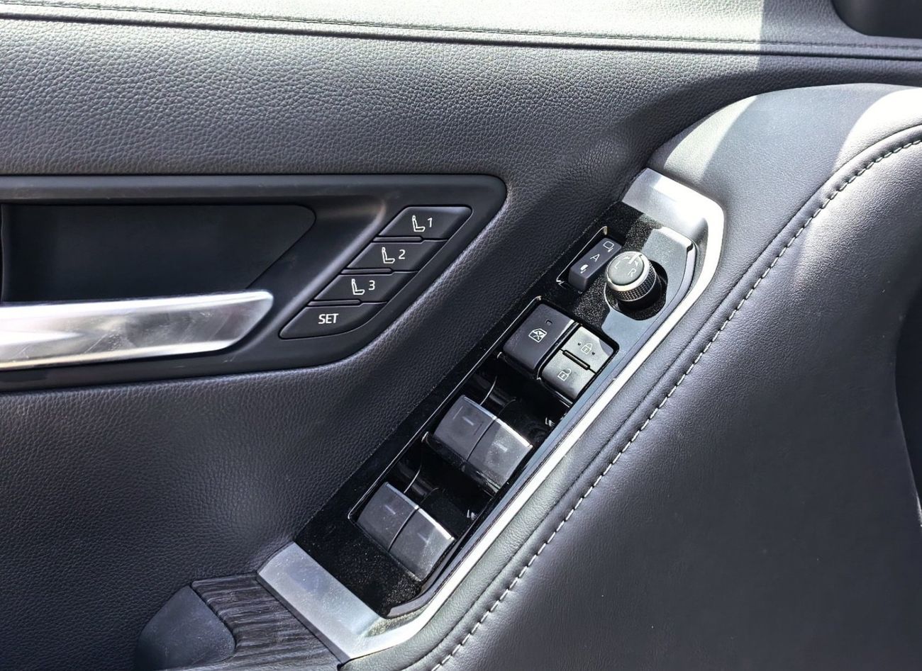 Toyota Land Cruiser 3.5L,HYBRID,VXR,RADAR,BLIND SPOT,JBL SPEAKER,A/T,2026MY( FOR EXPORT ONLY)