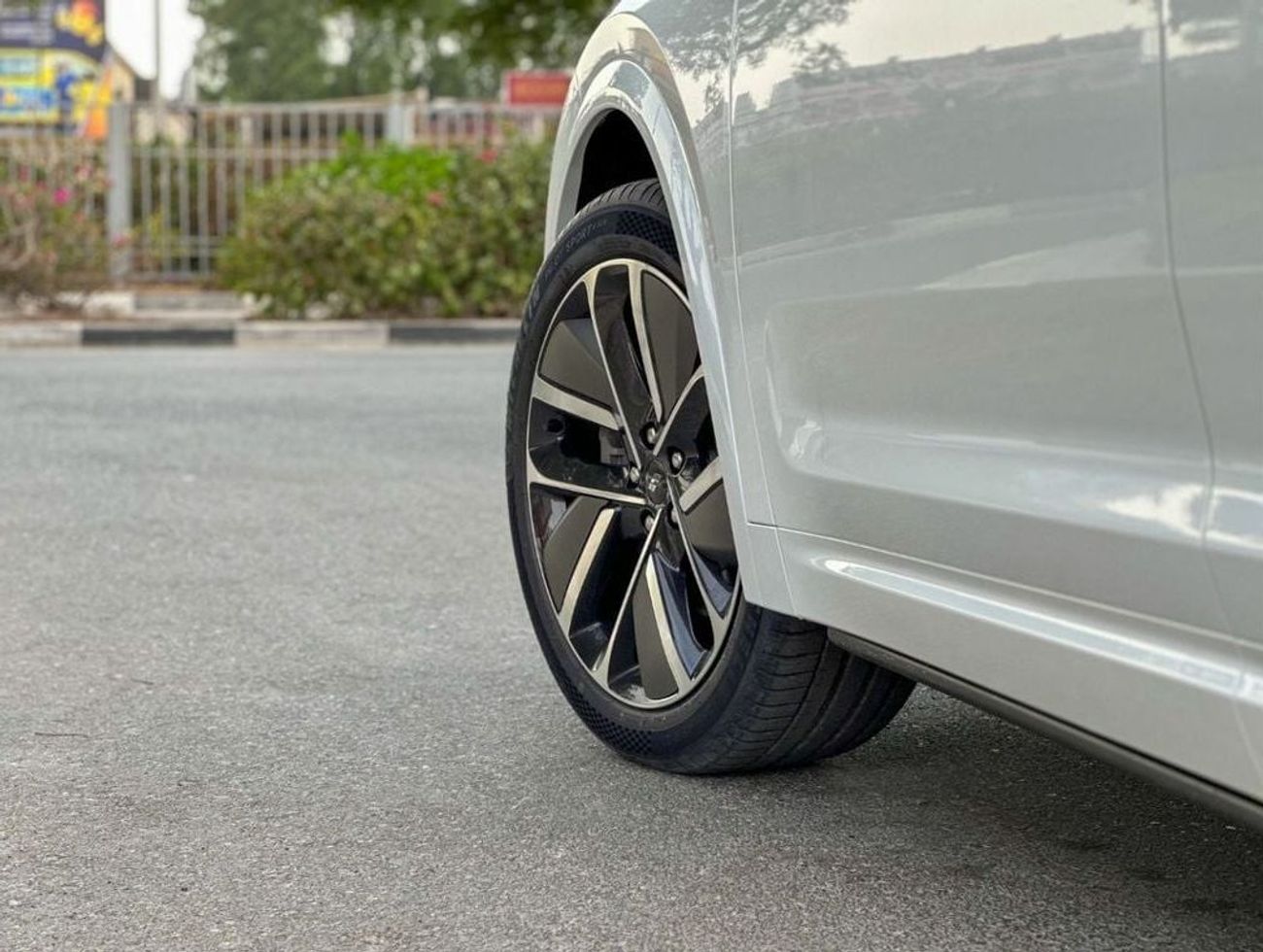 لي اوتو L7 2024 NEW LI AUTO L7 ULTRA / WLTC (1,421 KM) / 445 HP / WARRANTY & SERVICE