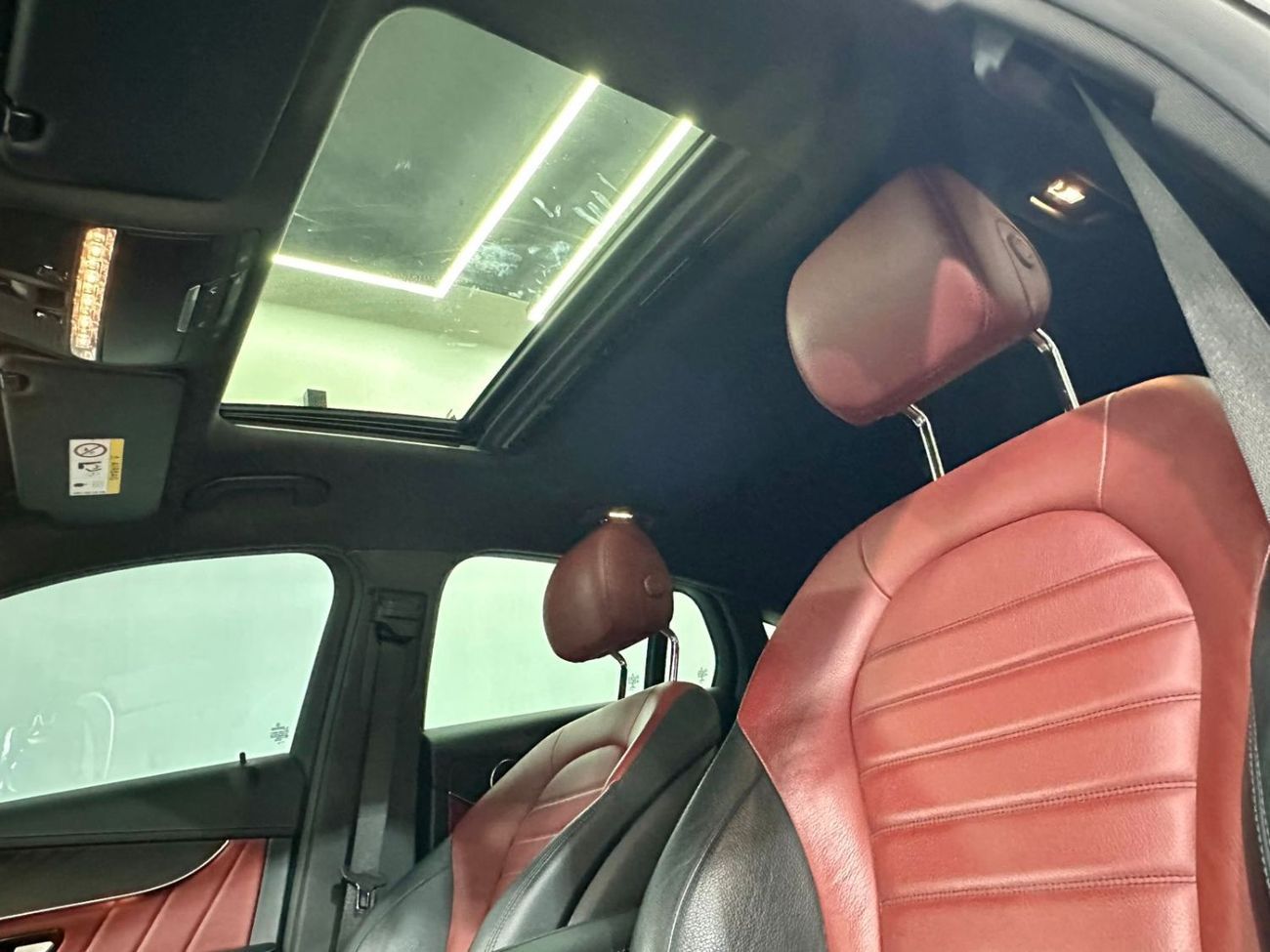 مرسيدس بنز GLC 250 4MATIC 2.0L