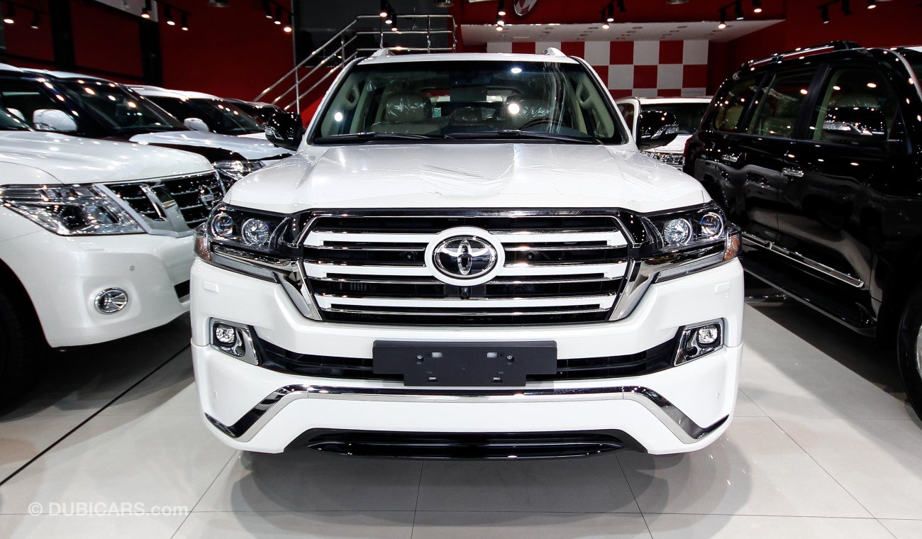 Toyota Land Cruiser GXR White Edition