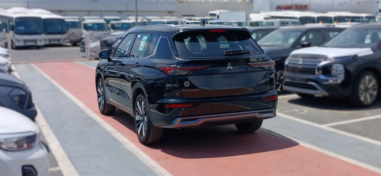 ميتسوبيشي آوتلاندر P Line 2.5L Petrol 4WD 2026YM