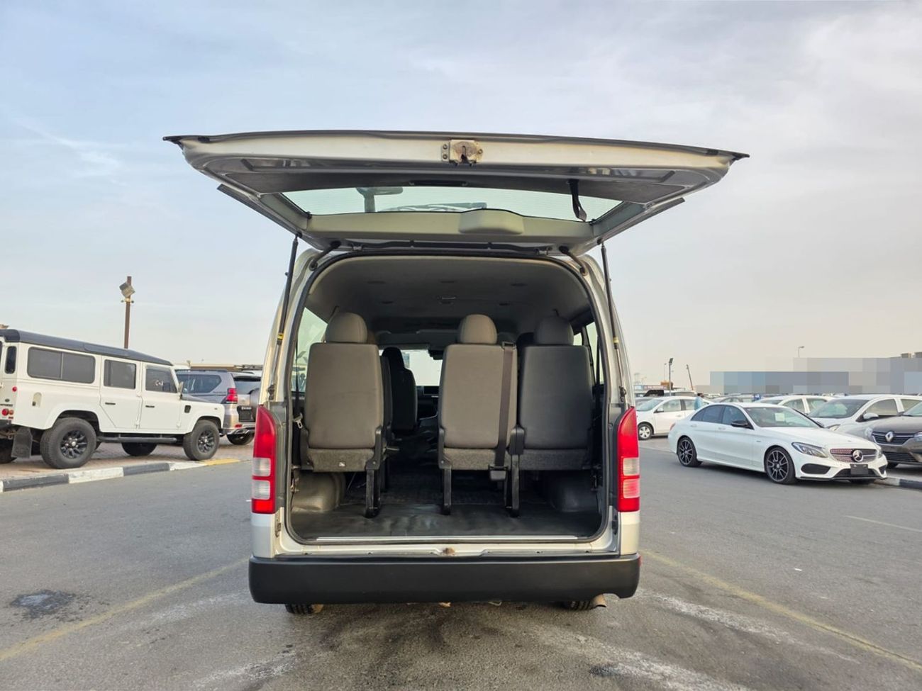 Toyota Hiace TOYOTA HIACE VAN RHD 2017 MODEL 2.7 L PETROL AUTOMATIC(PM28216)