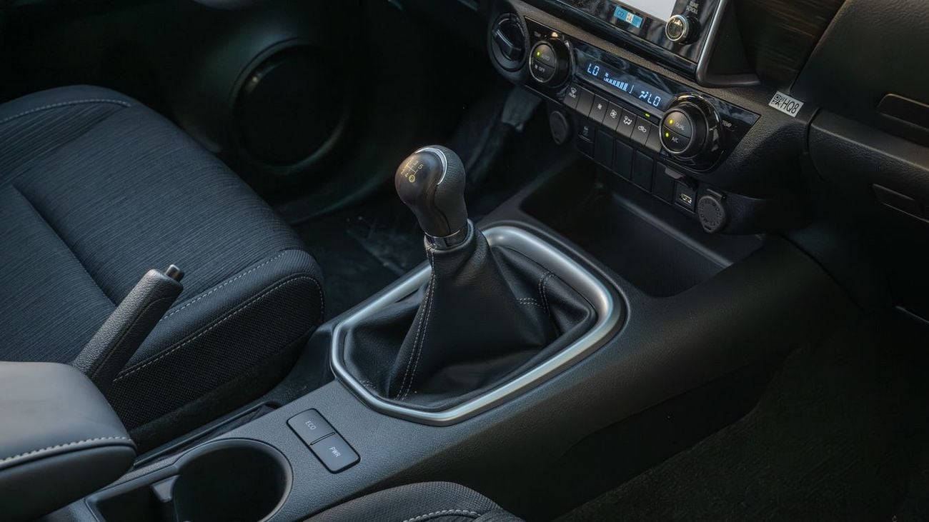 تويوتا هيلوكس TOYOTA HILUX 2.7 MT HIGH -2026YM