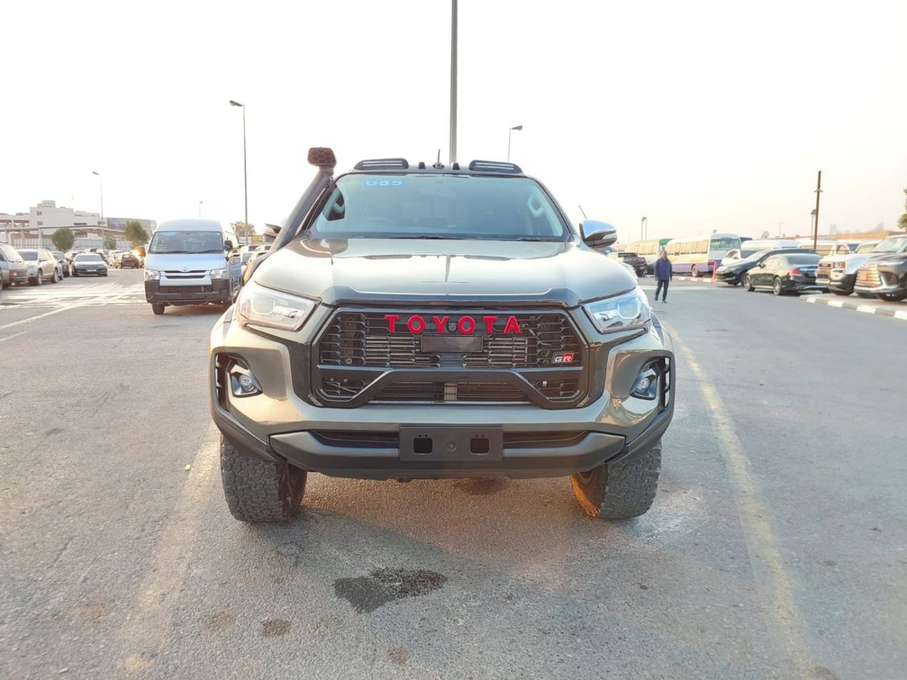 Toyota Hilux TOYOTA HILUX PICKUP RHD 2018 MODEL 2.8 L DIESEL AUTOMATIC(PM17843)