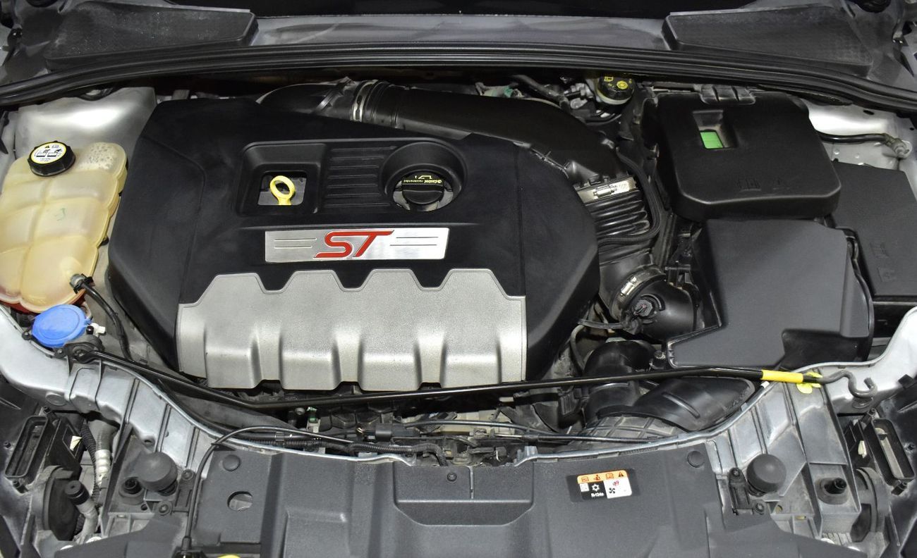 Ford Focus EXCELLENT DEAL for our Ford Focus ST ( 2017 Model ) in Silver Color GCC Specs