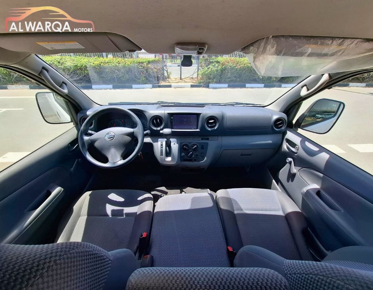 نيسان أورفان Panel Van Std 2.5L A/T (3 Seater) Petrol (4 Door)