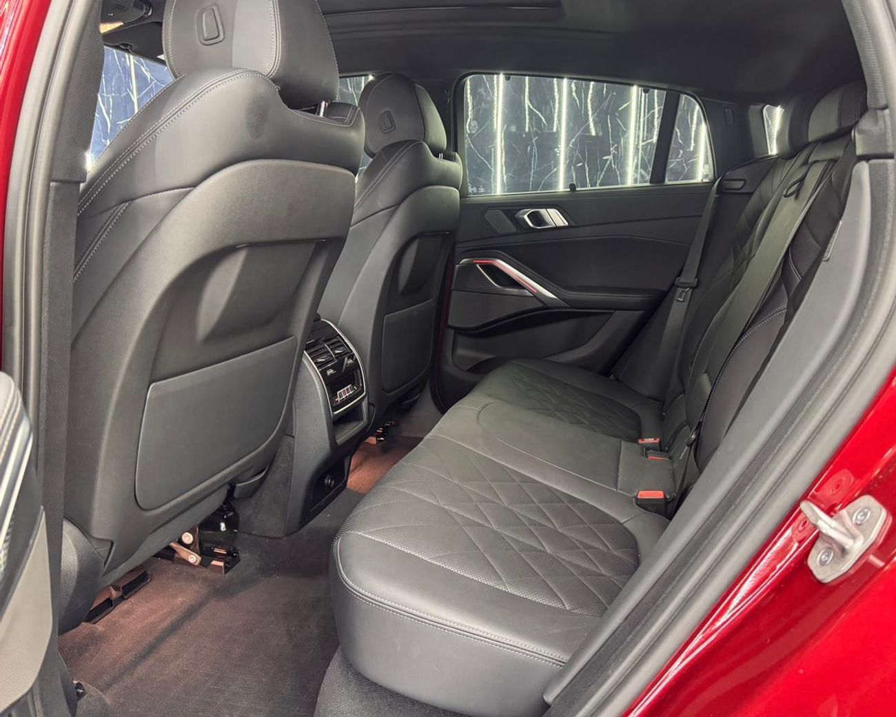 بي أم دبليو X6 xDrive40i Luxury M Sport Package 3.0L 2023 BMW X6 xDrive40i M-Sport, 2028 BMW Warranty + Service Pac