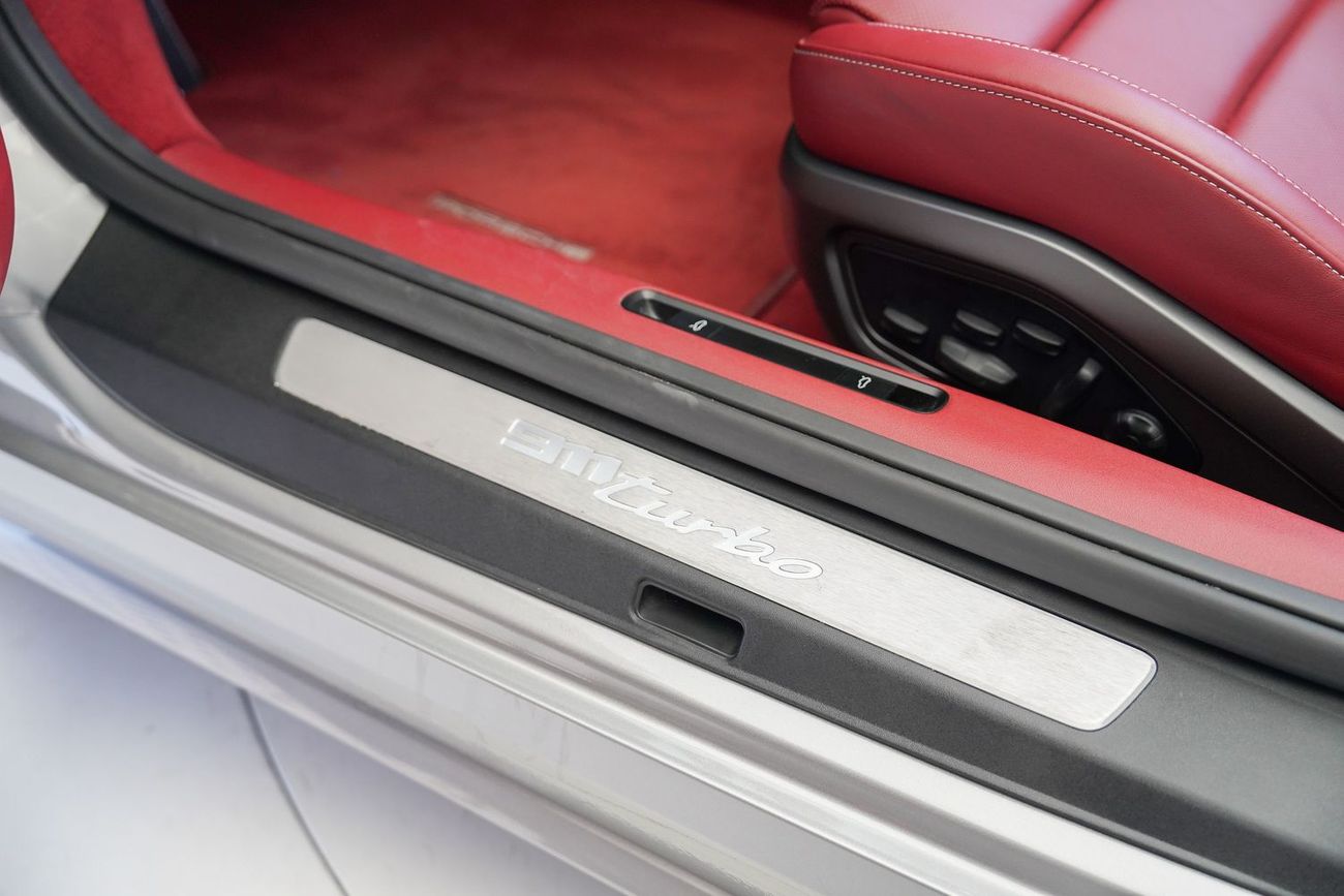 بورش 911 Turbo 3.8L (580 HP) Convertible