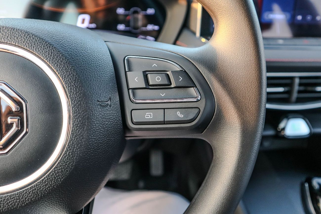 أم جي 5 MG 5 – 1.5L 180 DVVT – Full Option – 2025 Model