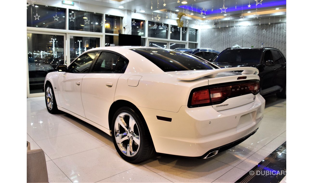 دودج تشارجر ONLY18000 KM ! Dodge Charger RT 2014 Model!! White Color! GCC Specs