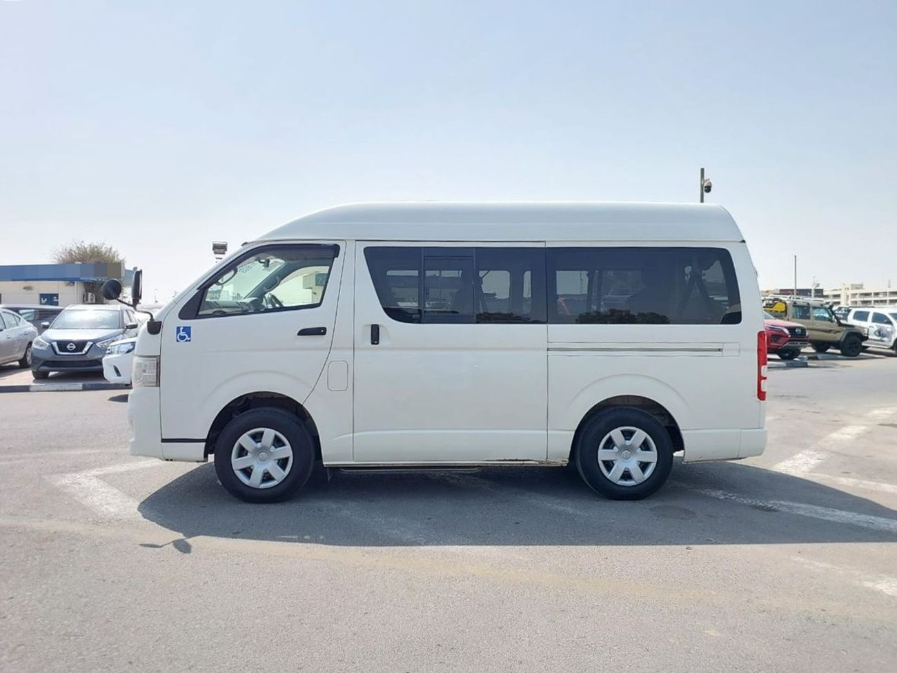 Toyota Hiace TOYOTA HIACE COMMUTER VAN 2013 RHD 3.0 L DIESEL AUTOMATIC (PM63050)