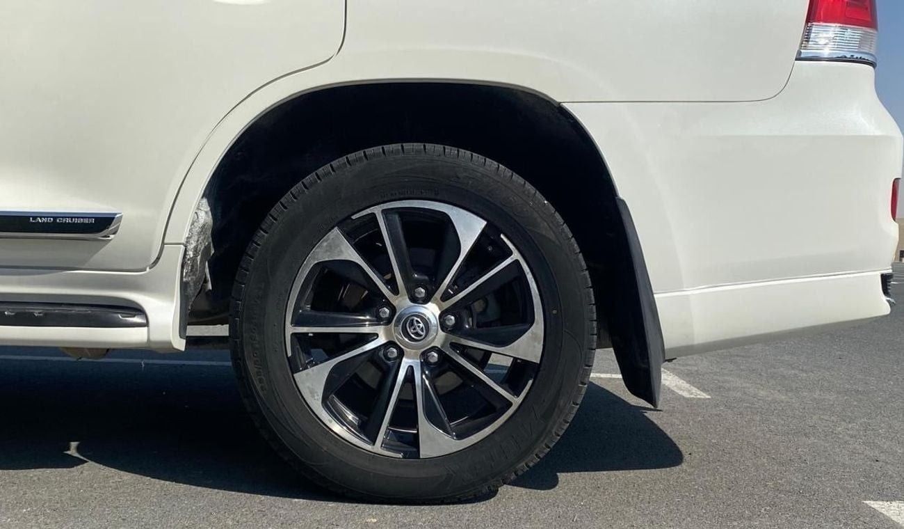 Toyota Land Cruiser EXR 5.7L 4WD VXR+ 4.6L