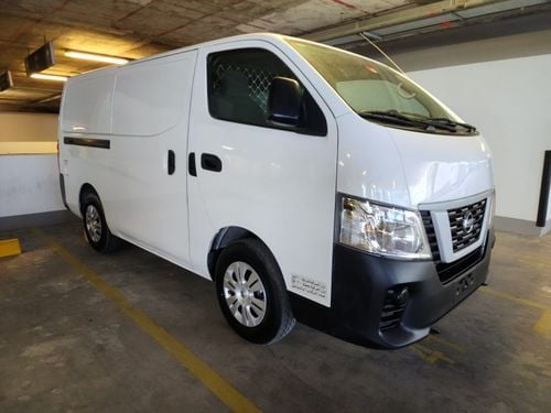 Nissan Urvan STD