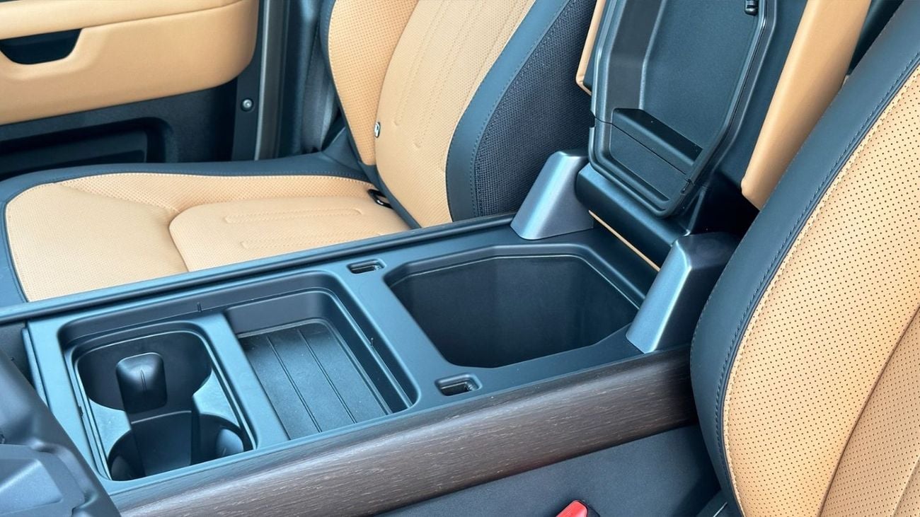 Land Rover Defender P400 110 X-Dynamic HSE 3.0L (5 Seater)