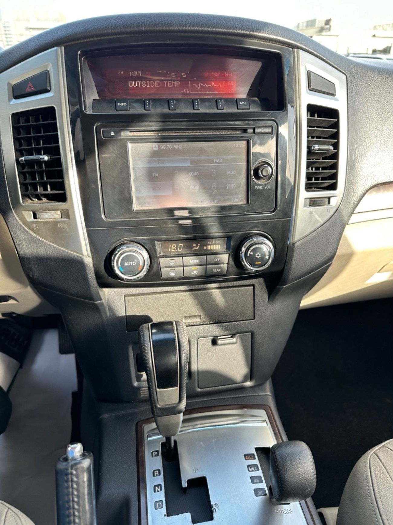 Mitsubishi Pajero GLS Highline Top