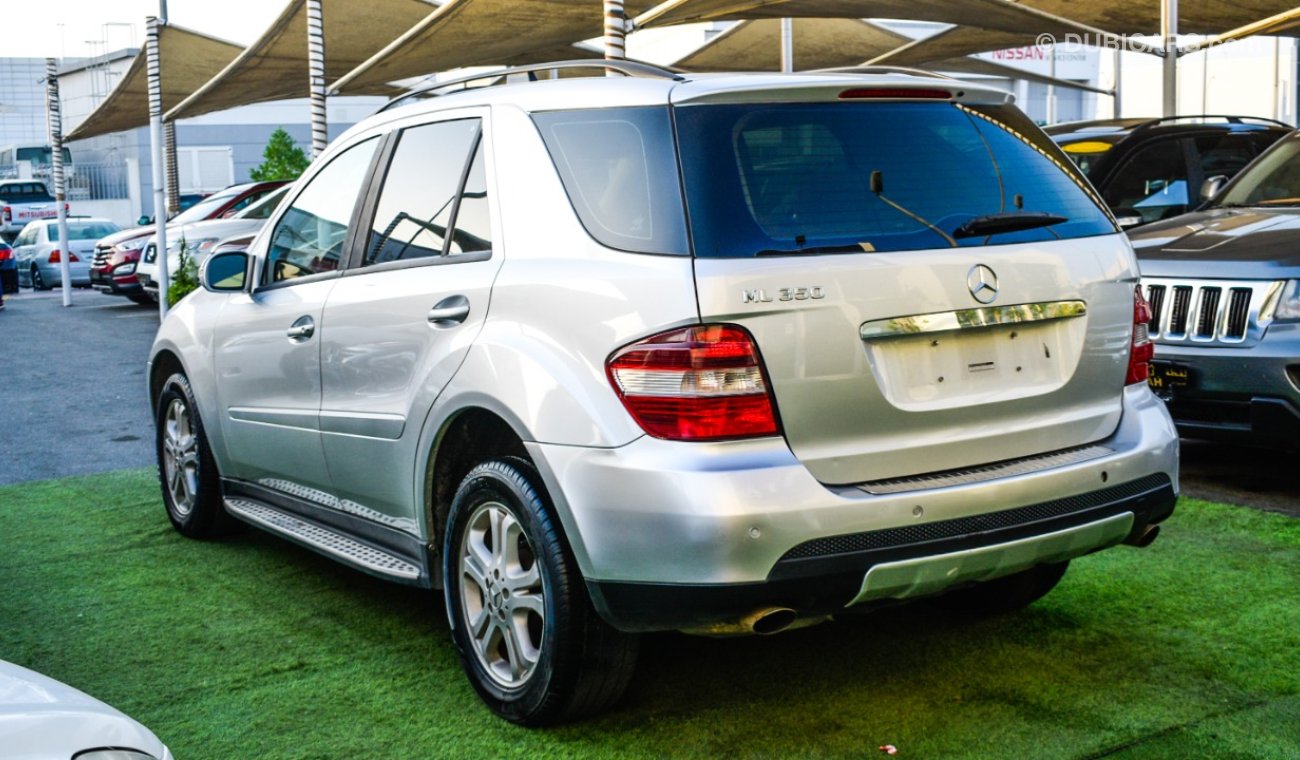 مرسيدس بنز ML 350 خليجى - رقم  واحد - فتحة  - جلد - حساسات - رنجات - خشب - جناح خلفى بحالة ممتازة لاتحتاج لمصاريف