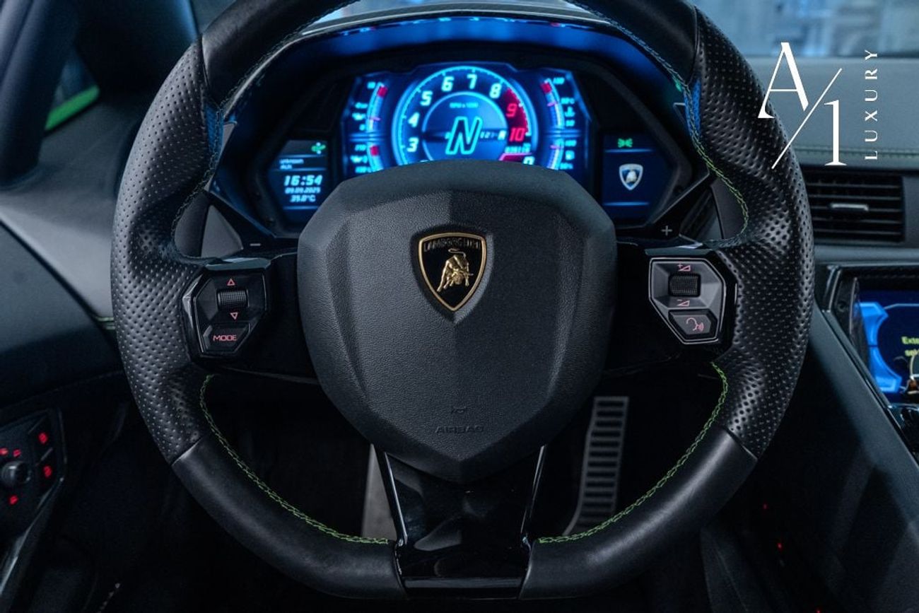 Lamborghini Aventador 6.5L V12