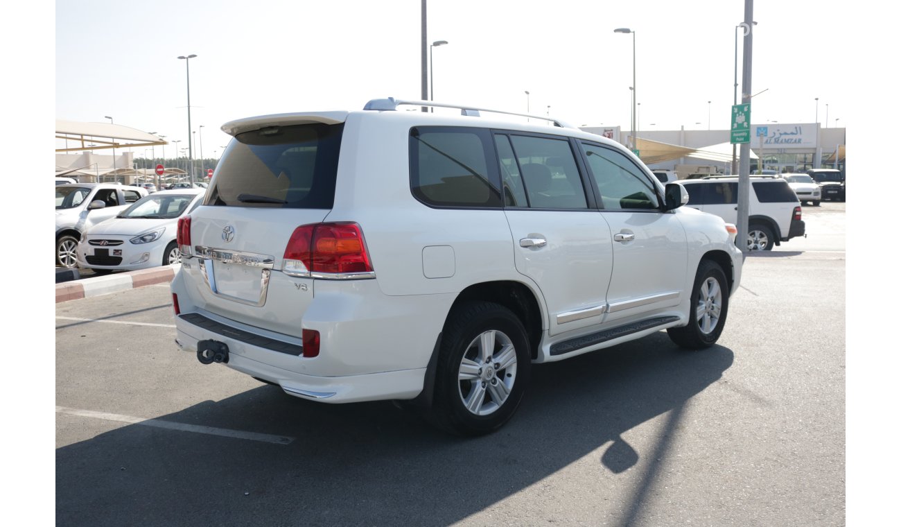 Toyota Land Cruiser GXR V8 FULL OPTION SUV WITH GCC SPEC